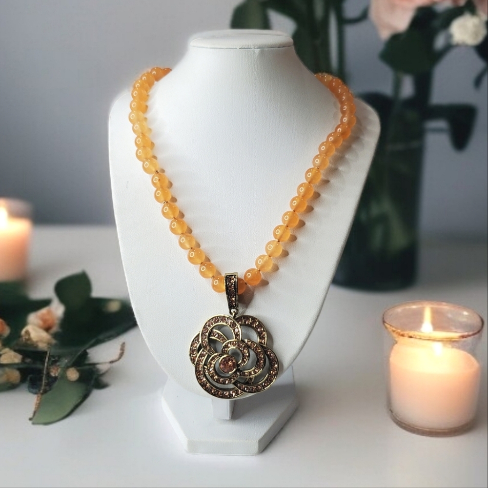 HEIDI DAUS Beautiful Jeweled Beaded Flower Necklace - Picture 2 of 4